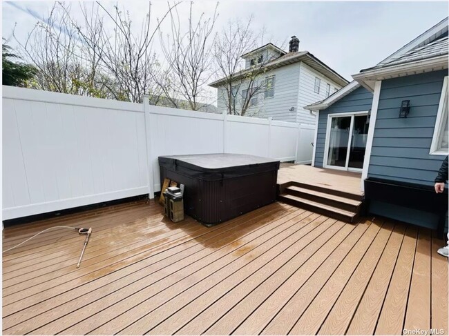 Building Photo - 3-28 B 147 St