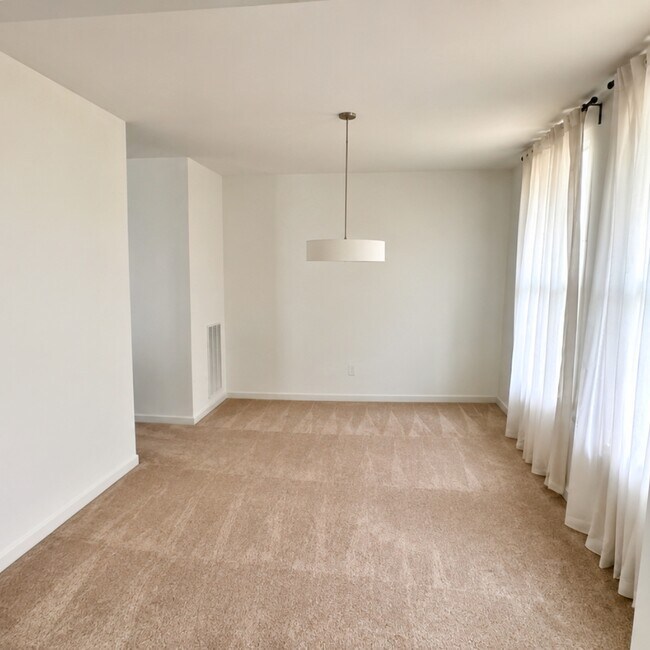 Building Photo - 1206 Marsalis Pl