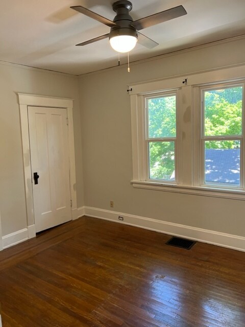 Building Photo - 5806 Ridge Ave