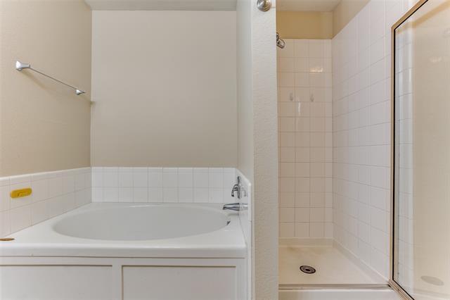 Building Photo - 404 Oxford Dr