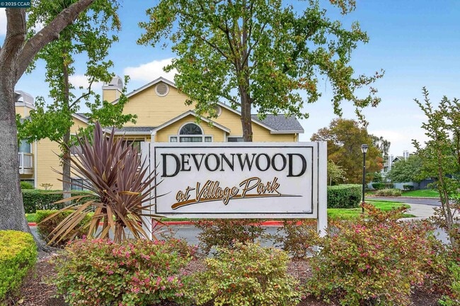 Primary Photo - 1202 Devonwood