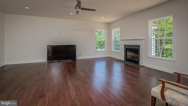 Building Photo - 8371 Jill Brenda Ct