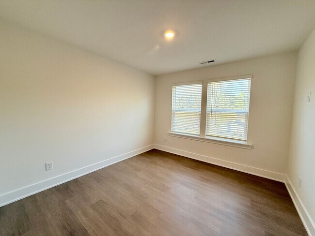 Building Photo - 2803 Fordwood Dr