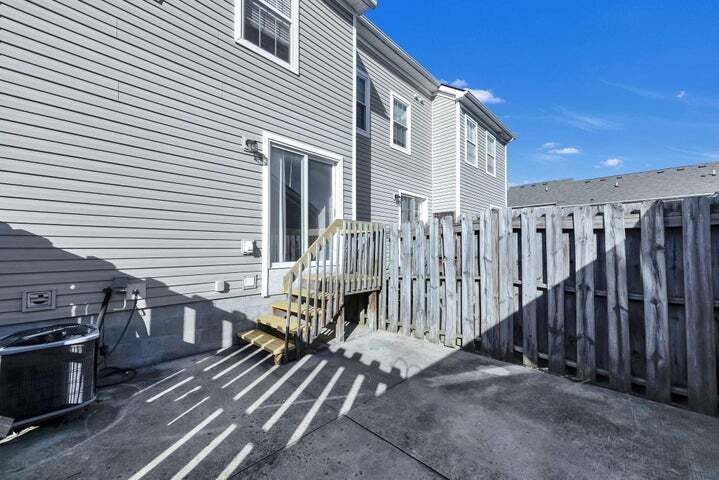 Building Photo - 8326 Bruntsfield Rd