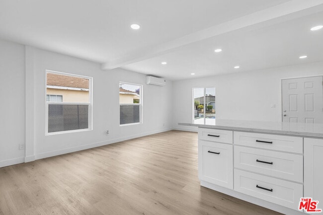 Building Photo - 1613 W 209th St