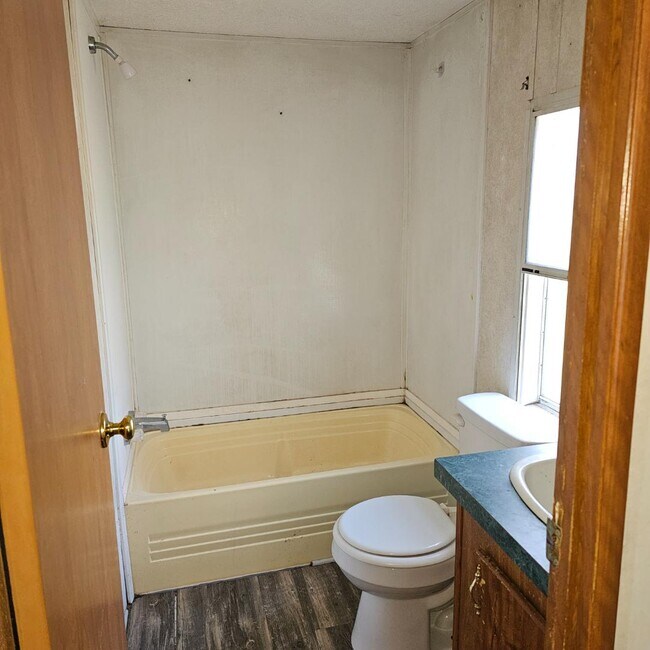 Building Photo - 539 Market St