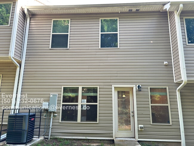 Building Photo - 225 Hydrangea Ct