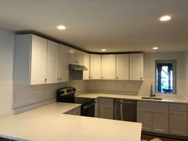 Building Photo - 33 Walnut Knls