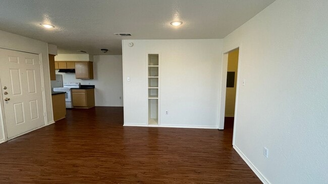 Building Photo - Nice Four plex unit upstairs in Irving.