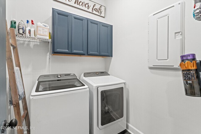 Building Photo - 192 Pk Ctr Ave