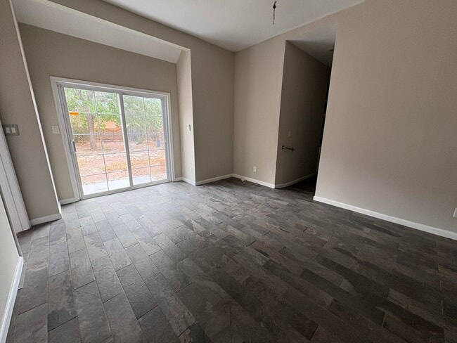 Building Photo - 8612 Eagle Rock Ave NE