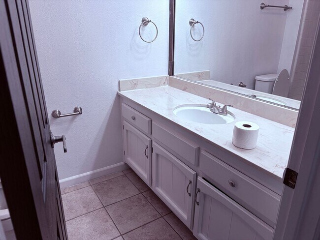 Building Photo - Beautiful Home in Atwater