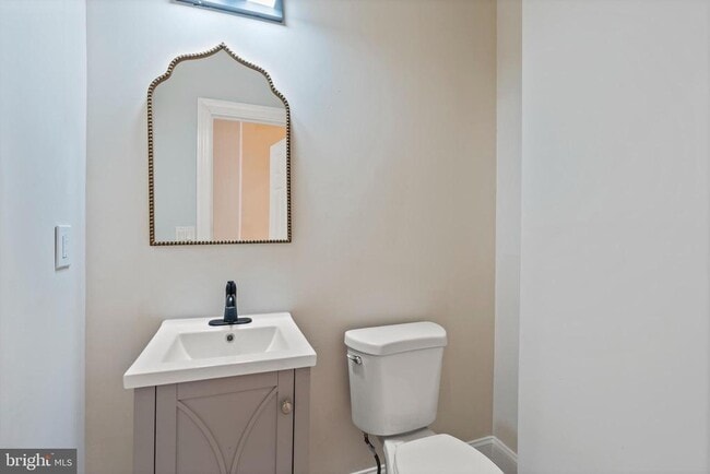 Building Photo - 919 Stiles St