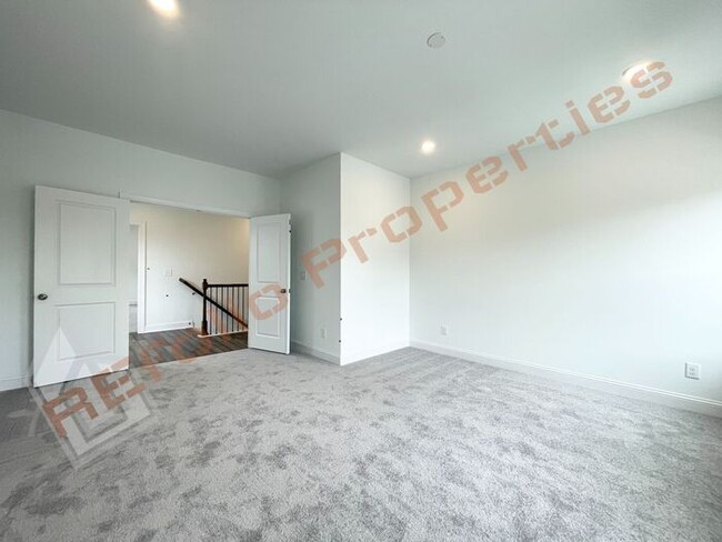 Building Photo - Stunning Brand New Beautiful 5 Bedroom, 4 ...