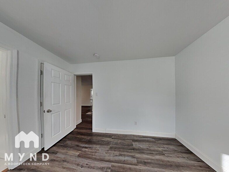 Building Photo - 713 Quarry St