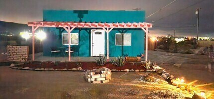 Building Photo - Sweet 1 bedroom 1 bath in 29 Palms