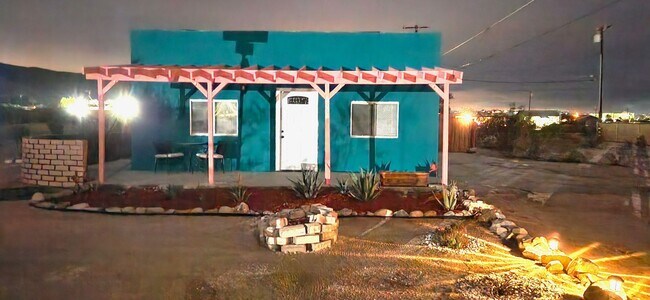 Primary Photo - Sweet 1 bedroom 1 bath in 29 Palms