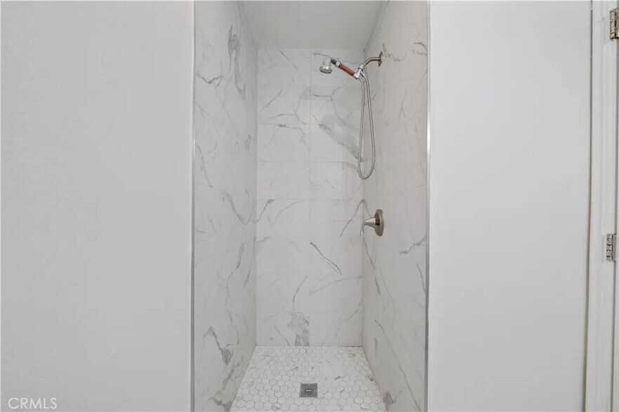 Building Photo - 12411 Osborne St