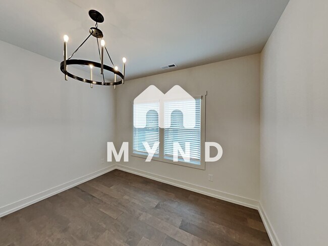 Building Photo - 2600 Mason Circle Unit A