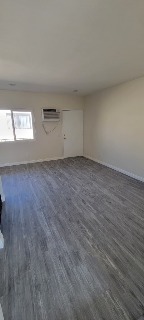 Building Photo - 14607 Gilmore St