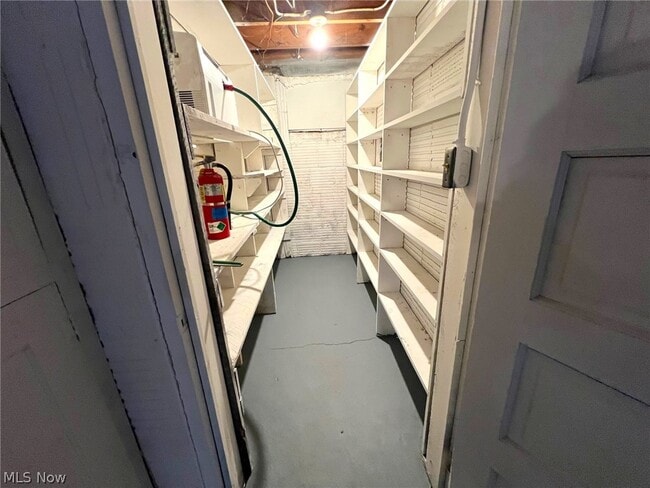 Building Photo - 982 Dan St