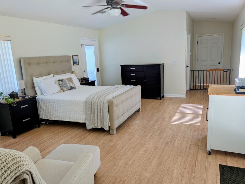 Building Photo - 5740 Floy Dr