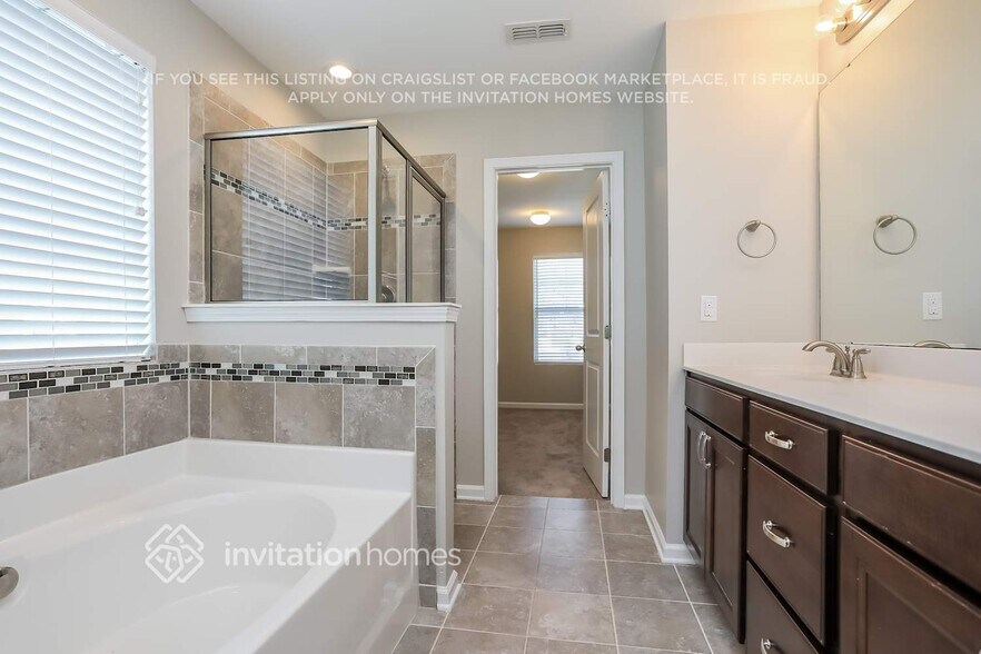 Building Photo - 3952 White Kestrel Dr