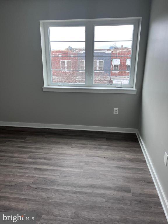 Building Photo - 622 Girard St NE