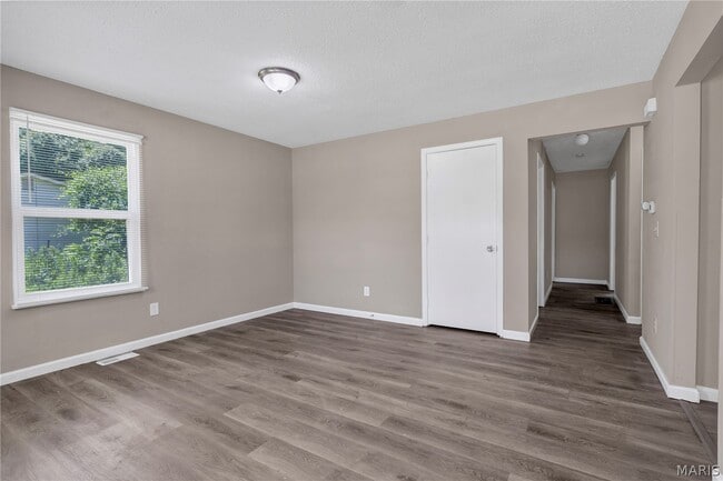 Building Photo - 201 Becker Dr