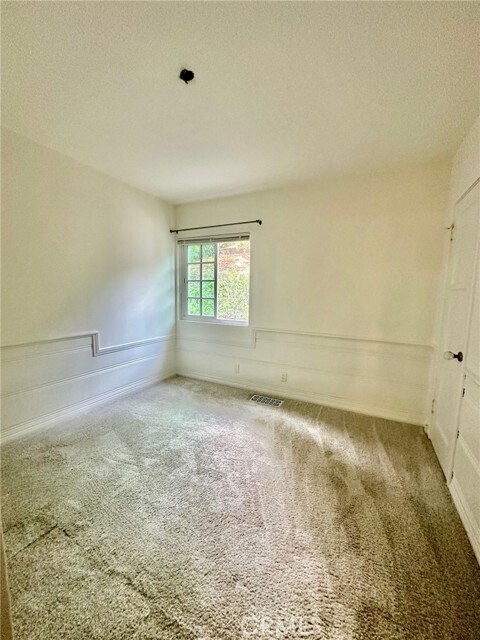 Building Photo - 2255 E Chevy Chase Dr