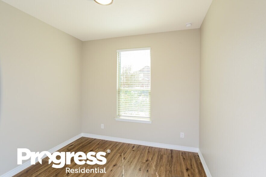 Building Photo - 8208 Victory Cove