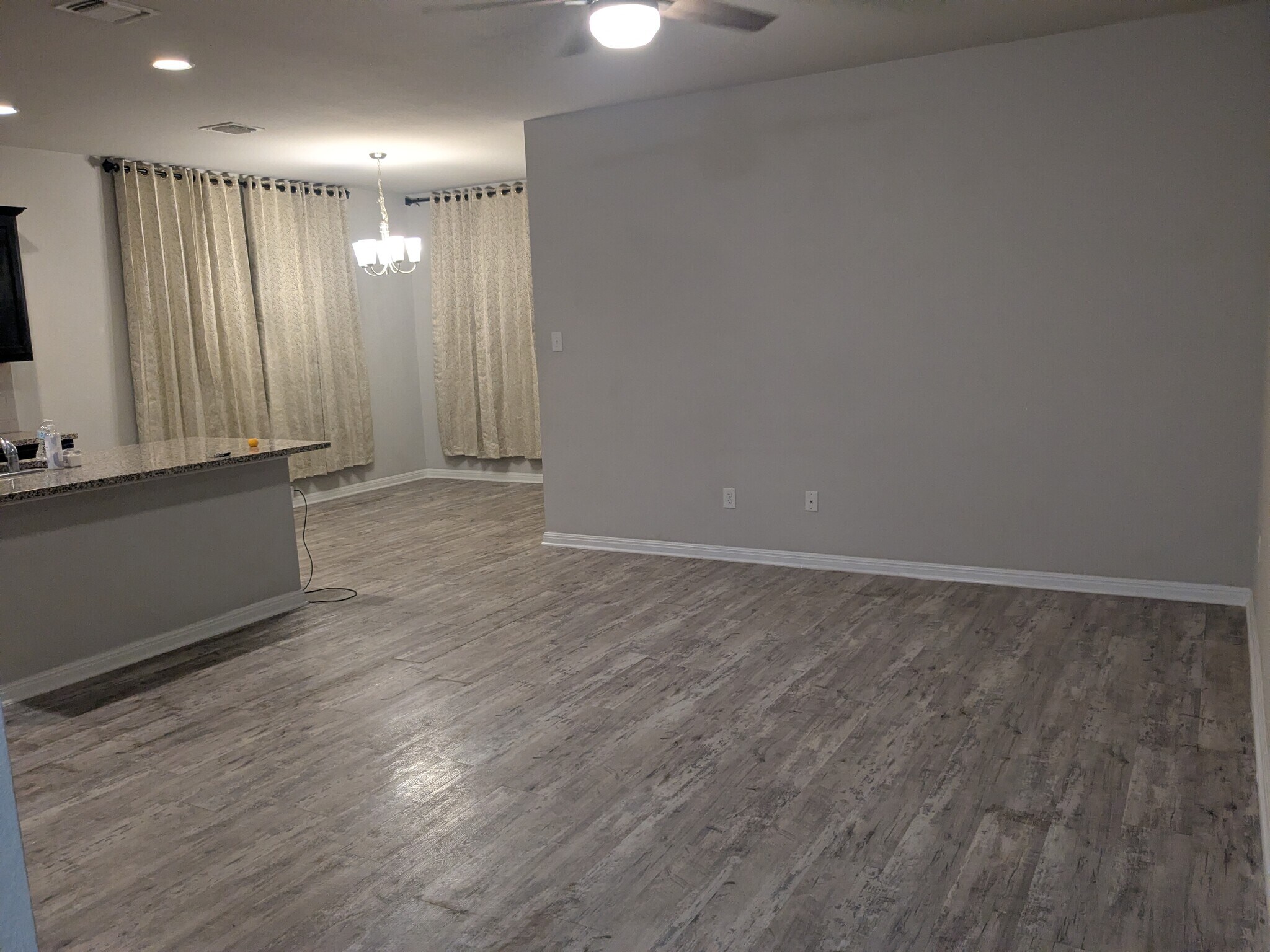 Living room - 3130 Blantyre Bnd