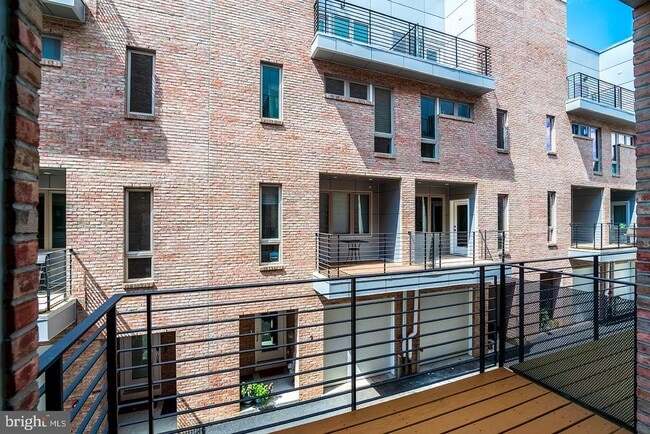 Building Photo - 119 Greenwich St