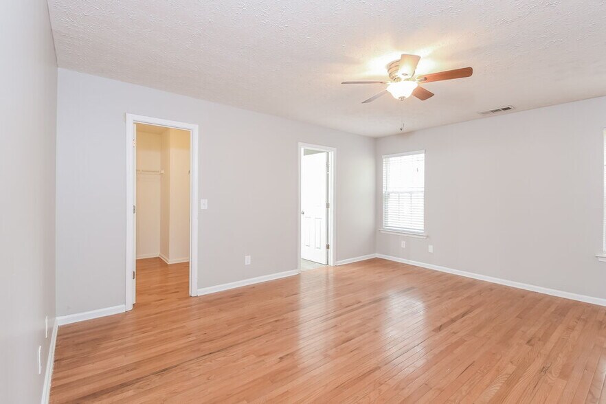 Building Photo - 41 Creekmoore Ct