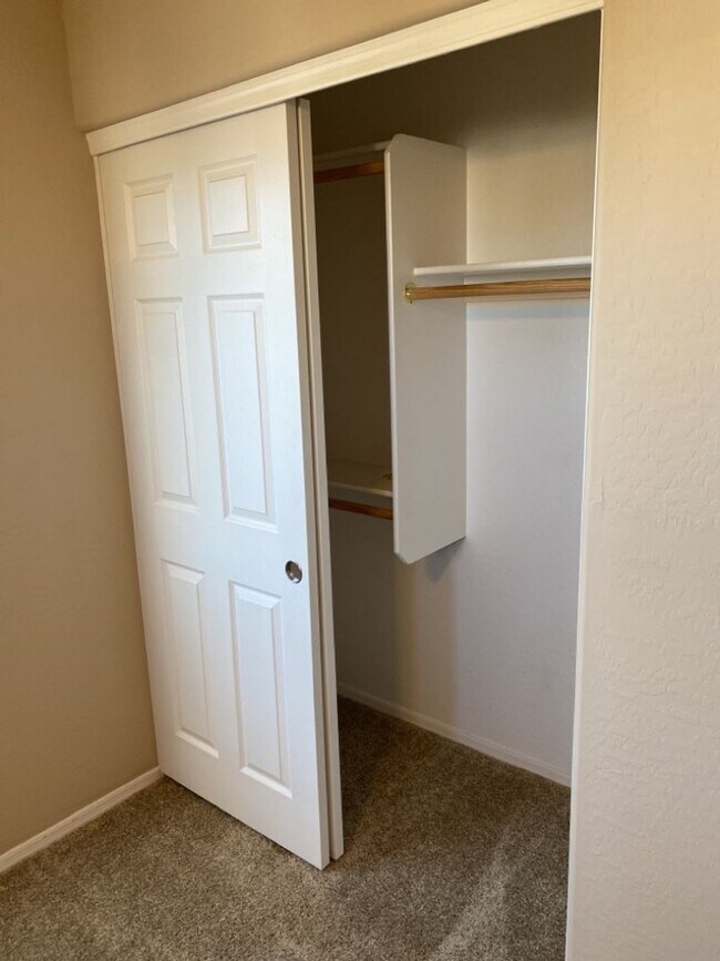 Building Photo - ELEGANCE WITH ALL THE UPGRADES!!!