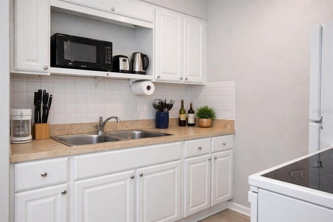 Building Photo - 501 S Magnolia Ave