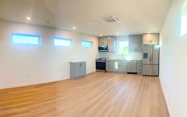 Building Photo - Idaho (Apfeld)