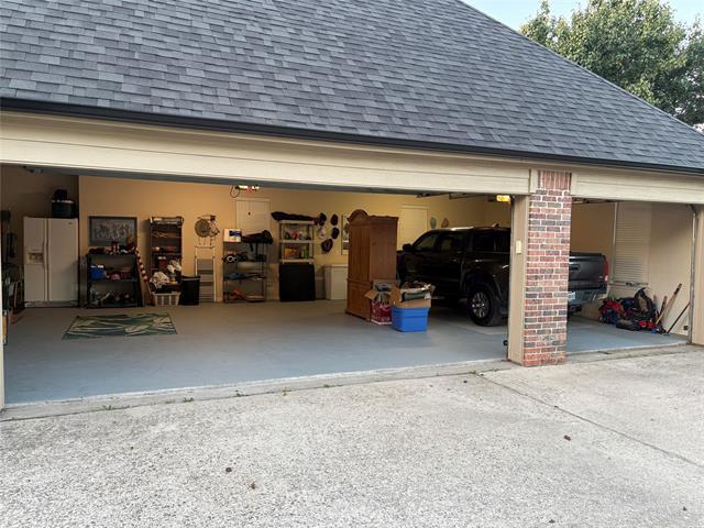 Building Photo - 6734 Oak Hill Ln