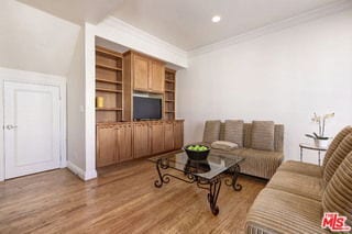 Building Photo - 132 S Maple Dr