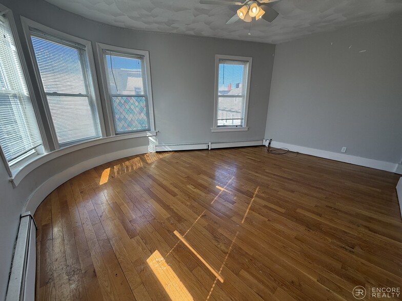 Building Photo - 33 Portsmouth St