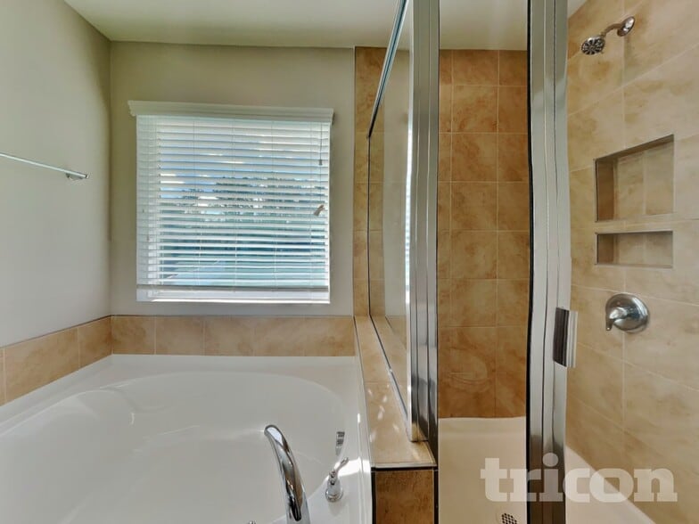 Building Photo - 225 Highview Dr