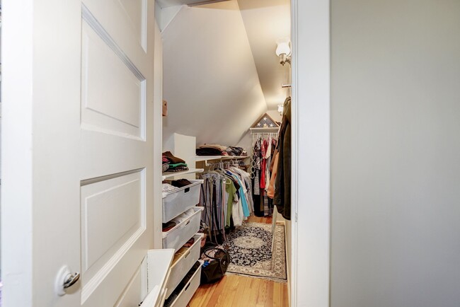 Deep closet! - 4604 4th St S