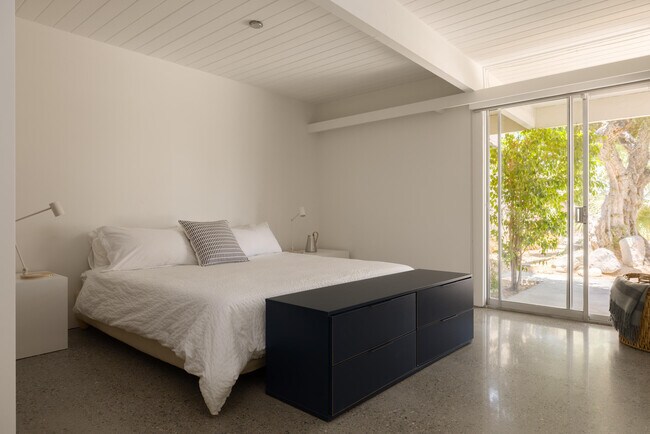 Building Photo - 483 Sandpiper St