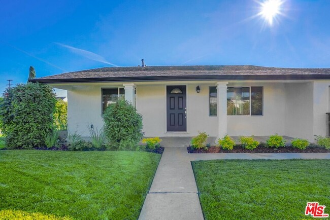 Building Photo - 4725 Sawtelle Blvd