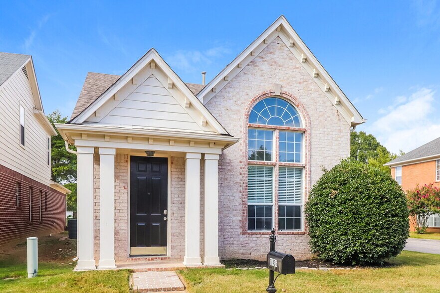 Building Photo - 10436 Sunnybrook Cir