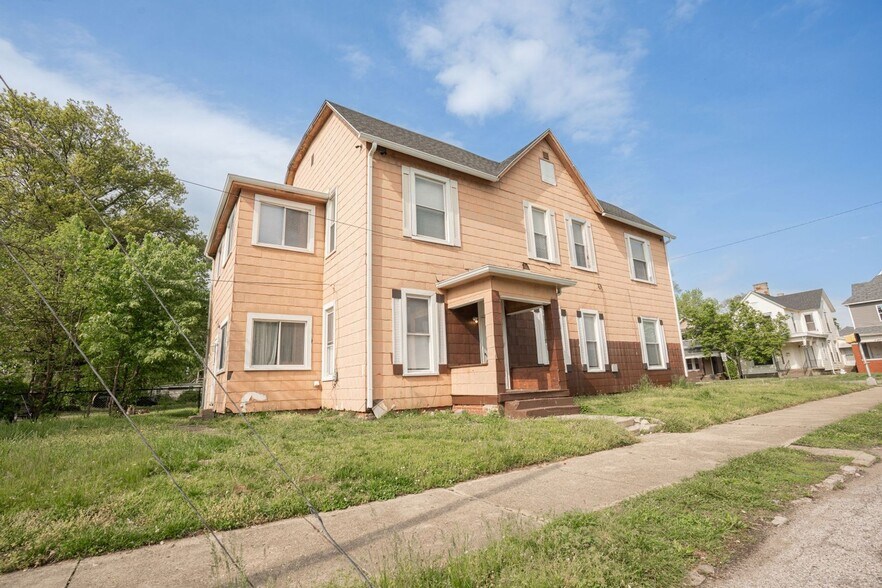 Building Photo - 731 S 7th St