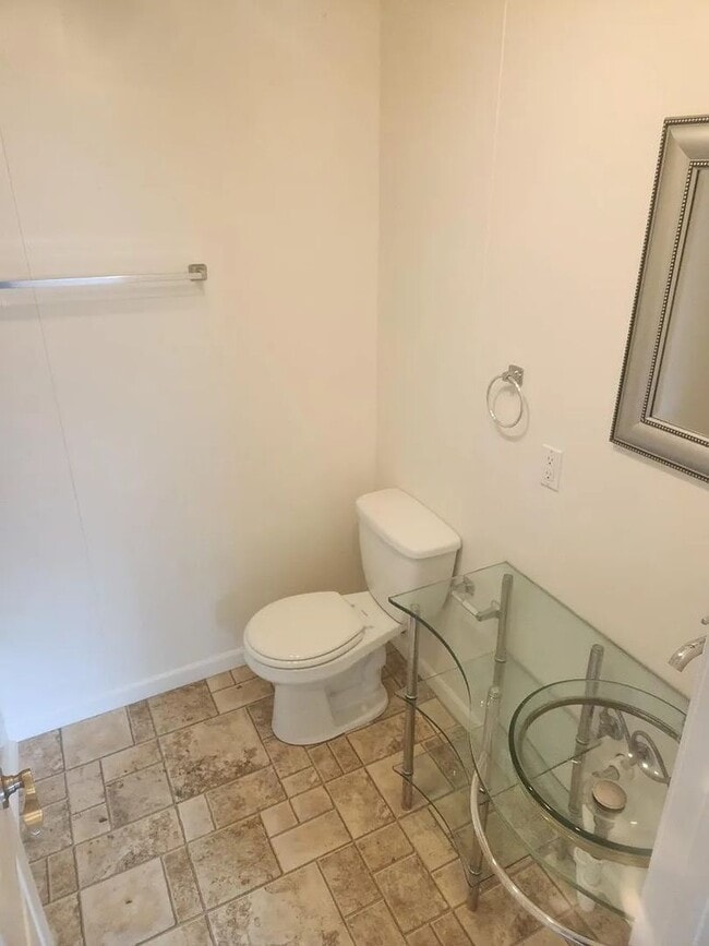 Building Photo - 701 N Florence St