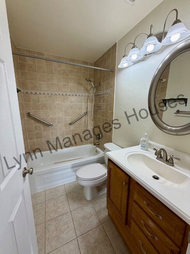 Building Photo - Single Family Home - Ready Now!