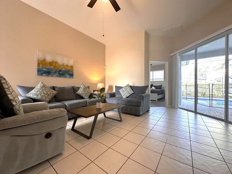 Primary Photo - 160 Minniehaha Cir