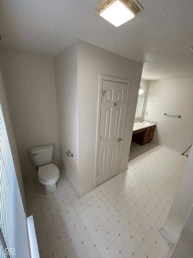 Building Photo - 10403 Bicknell Cir